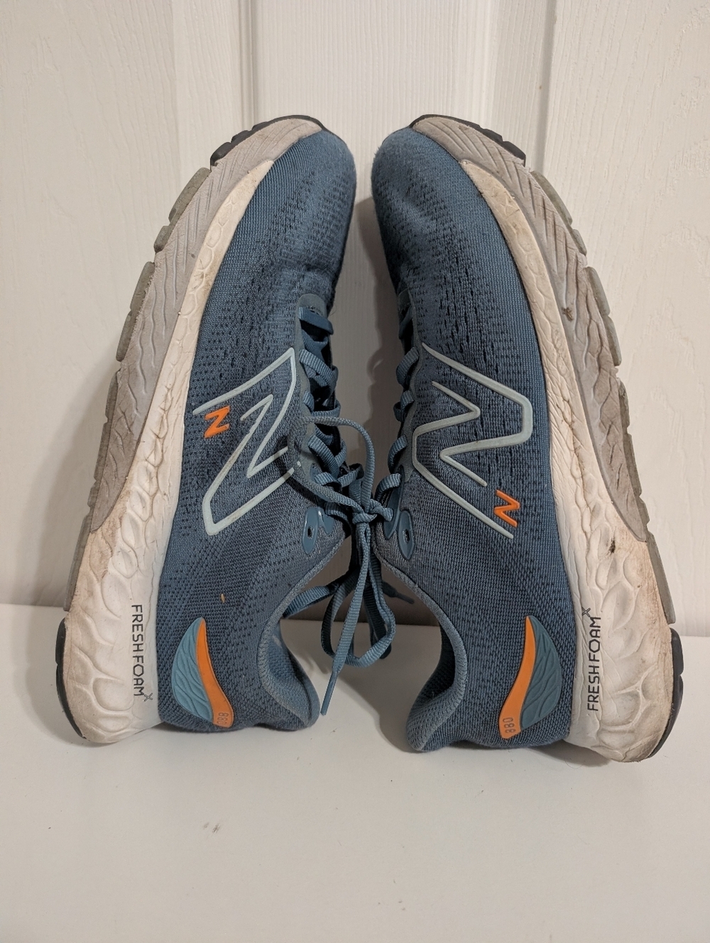 New Balance Fresh Foam 880 Mens Shoes Bue Size 9.5 2E Running Sneakers
